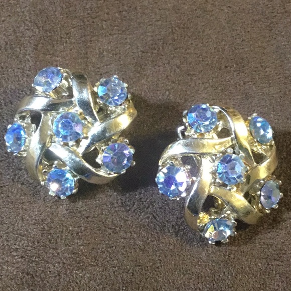 Vintage blue rhinestone brooch and earrings - Picture 2 of 8